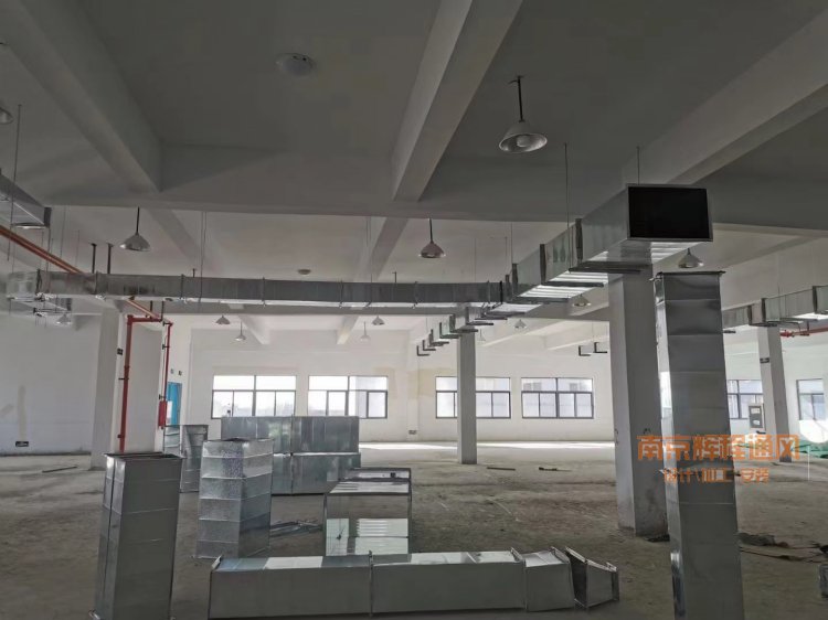 工廠通風(fēng)施工現(xiàn)場(chǎng)